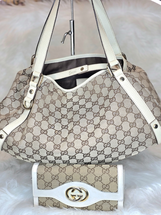 Gucci Handbags - Gucci Abbey Beige GG 2pcs Bag & Wallet Set Monogram Canvas D Ring & Leather Trim